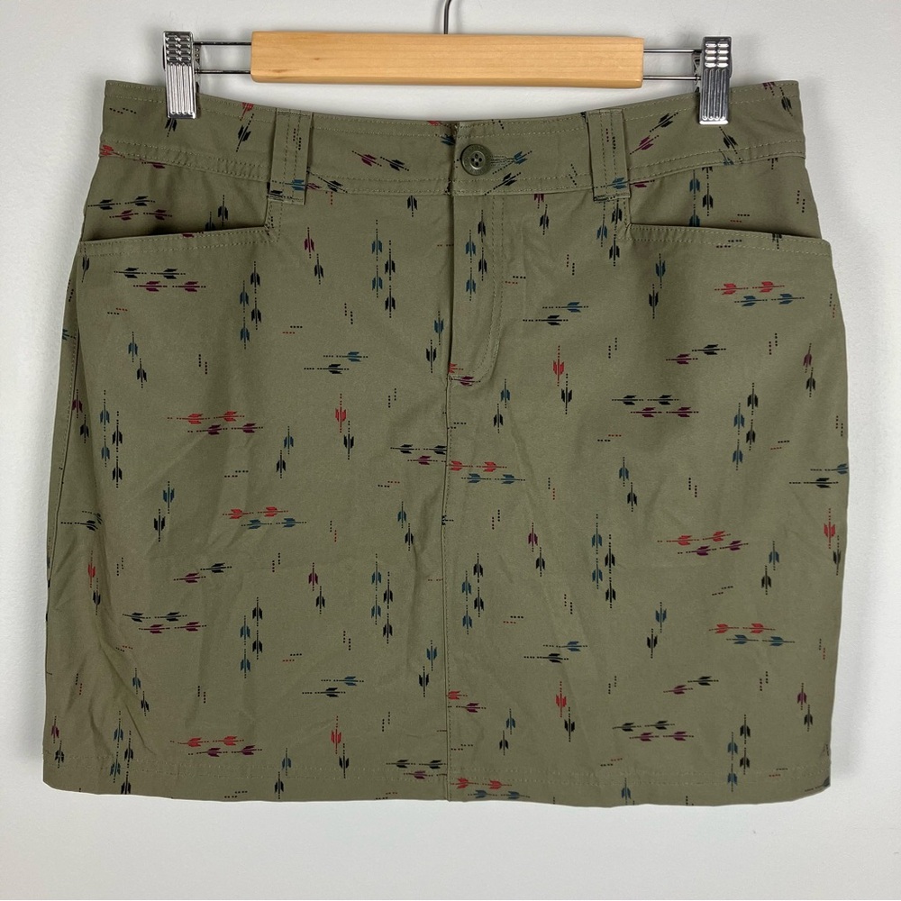 Eddie Bauer Adventurer 2.0 Skort Womens Size 8 Olive Green Arrow Print